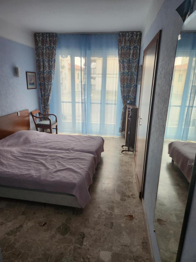 ניס Big Apart 140M2 5Min Walk To Beach Sea &Promenade 3 Double Rooms,Big Living Room 42M2, 3 Showers,9 Beds, Free Parking מראה חיצוני תמונה