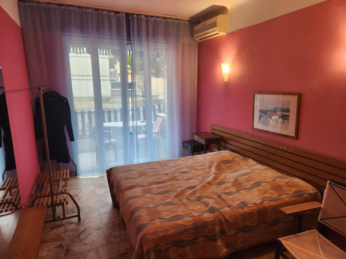 ניס Big Apart 140M2 5Min Walk To Beach Sea &Promenade 3 Double Rooms,Big Living Room 42M2, 3 Showers,9 Beds, Free Parking מראה חיצוני תמונה